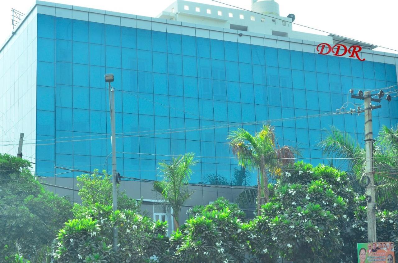 Ddr Hotel Residency Ґурґаон Екстер'єр фото