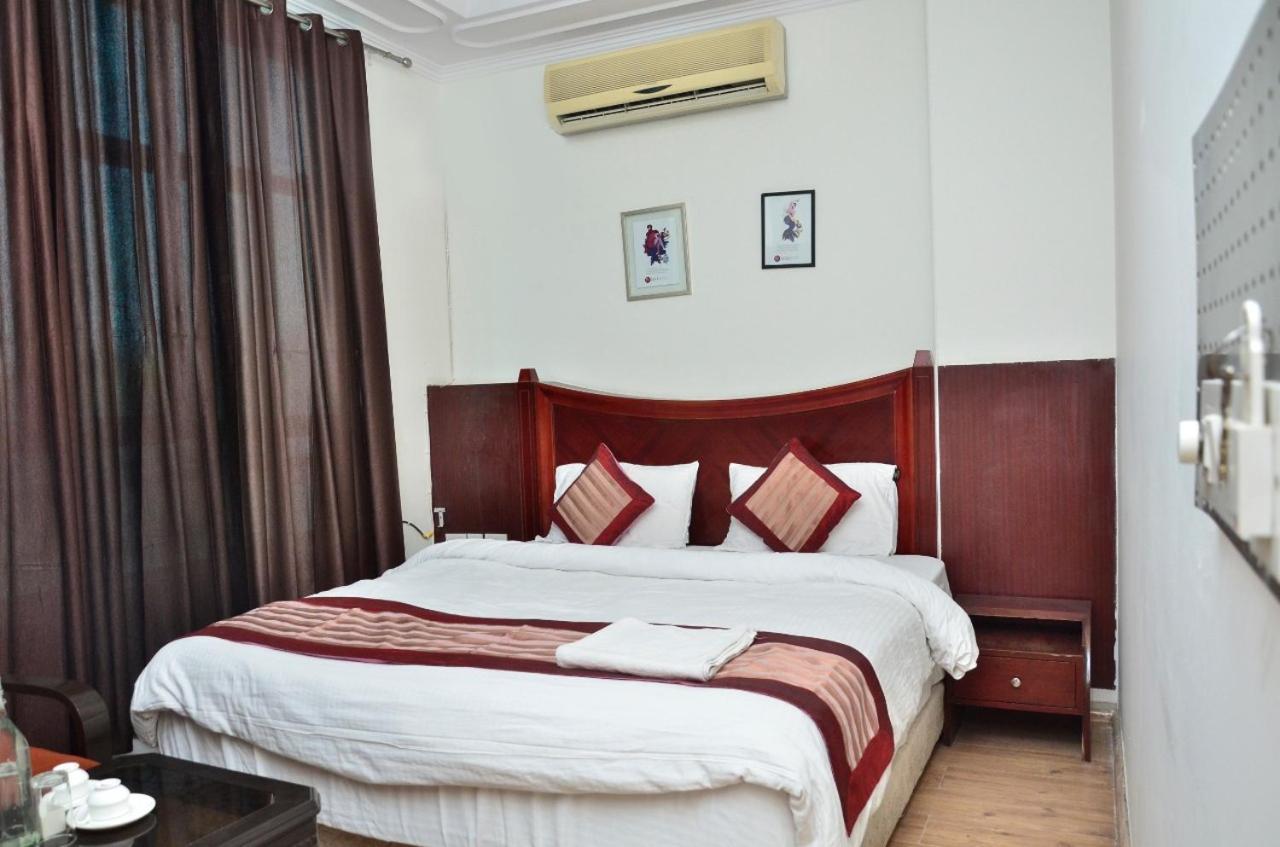 Ddr Hotel Residency Ґурґаон Екстер'єр фото