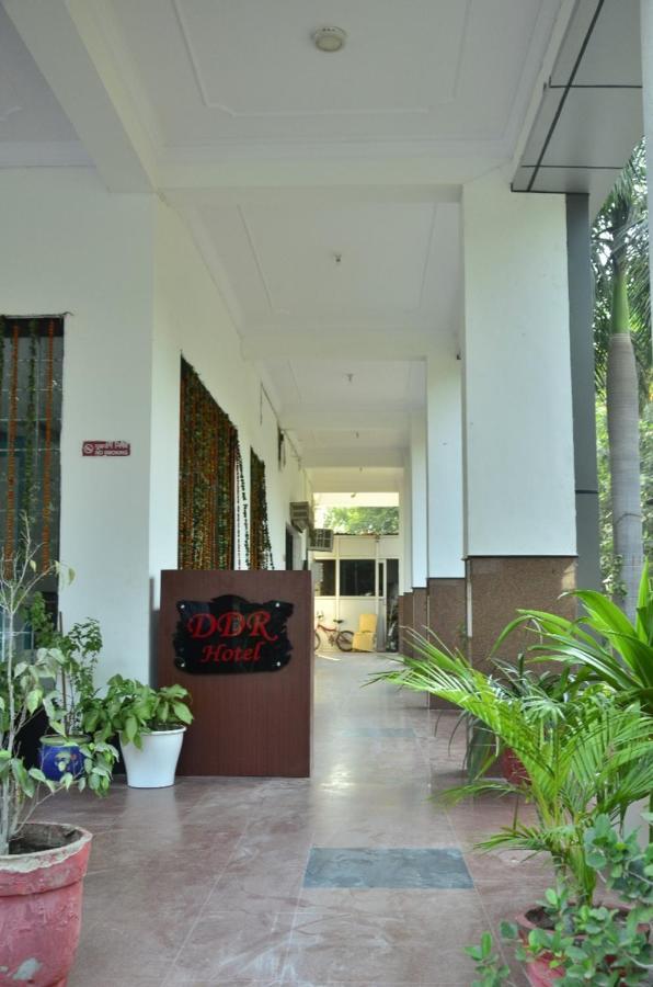 Ddr Hotel Residency Ґурґаон Екстер'єр фото